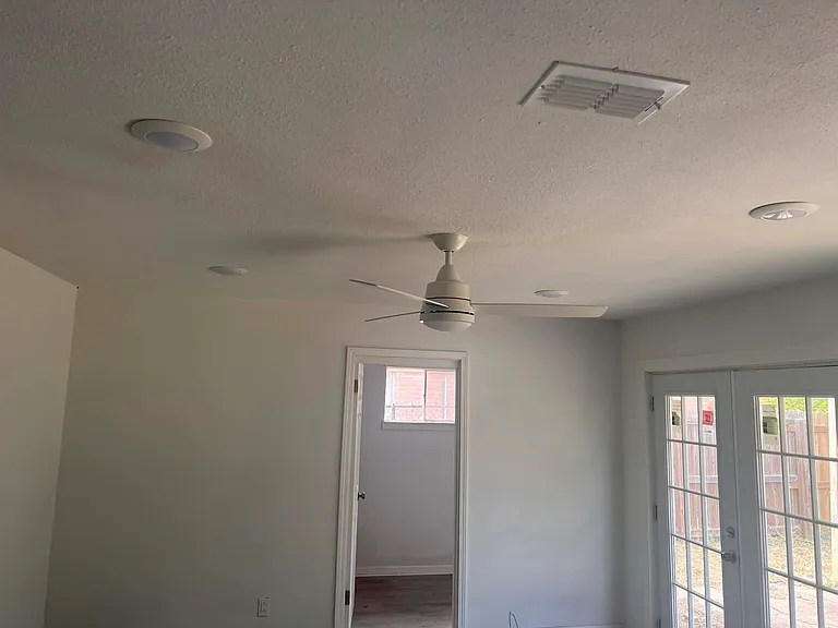 2407 E Washington Ave — Photo 19