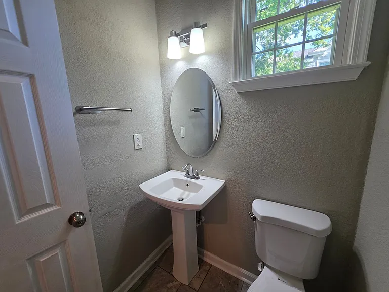 212 Elm Ave — Photo 11