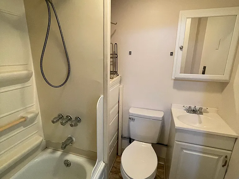 2 Washburn Ter #2D — Photo 5