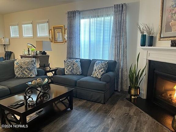 4th image of 536 Golden Villas Drive