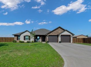 320 W Alene Dr, Mabank, TX