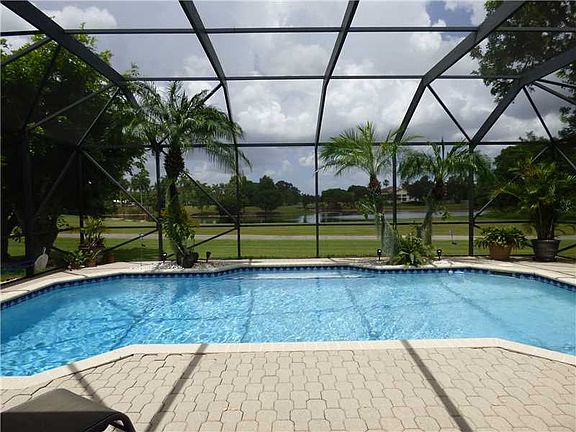 3rd image of 740 Cypress Pointe Dr W
