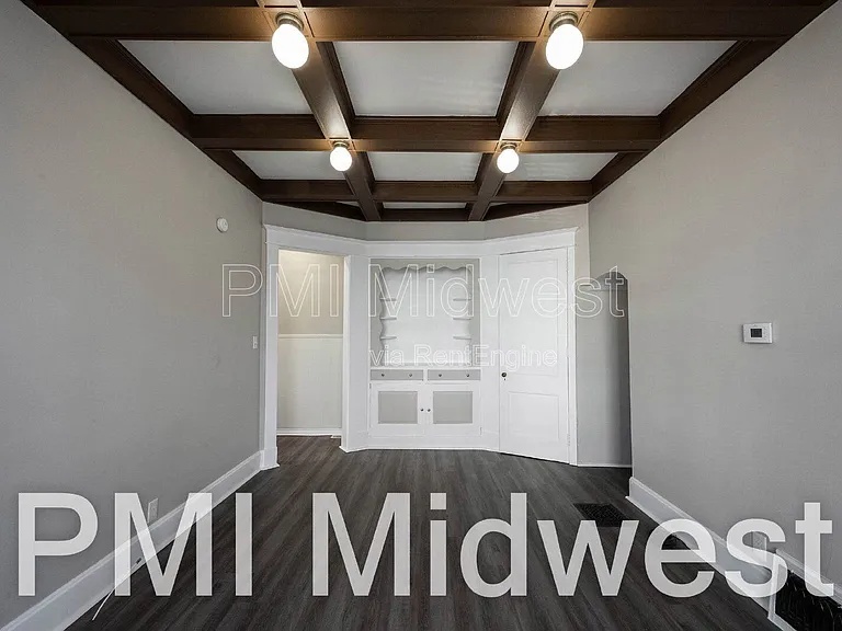 125 E 17th St #1 — Photo 4