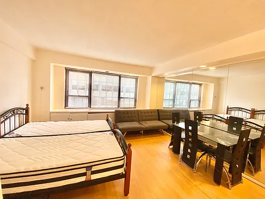 Rented by E Realty International Corp | media 18