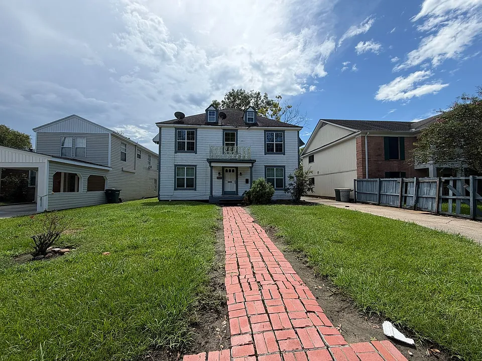 2271 Harrison Ave