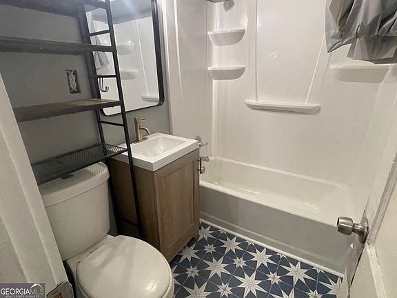 4th image of 3518 Carroll Ave