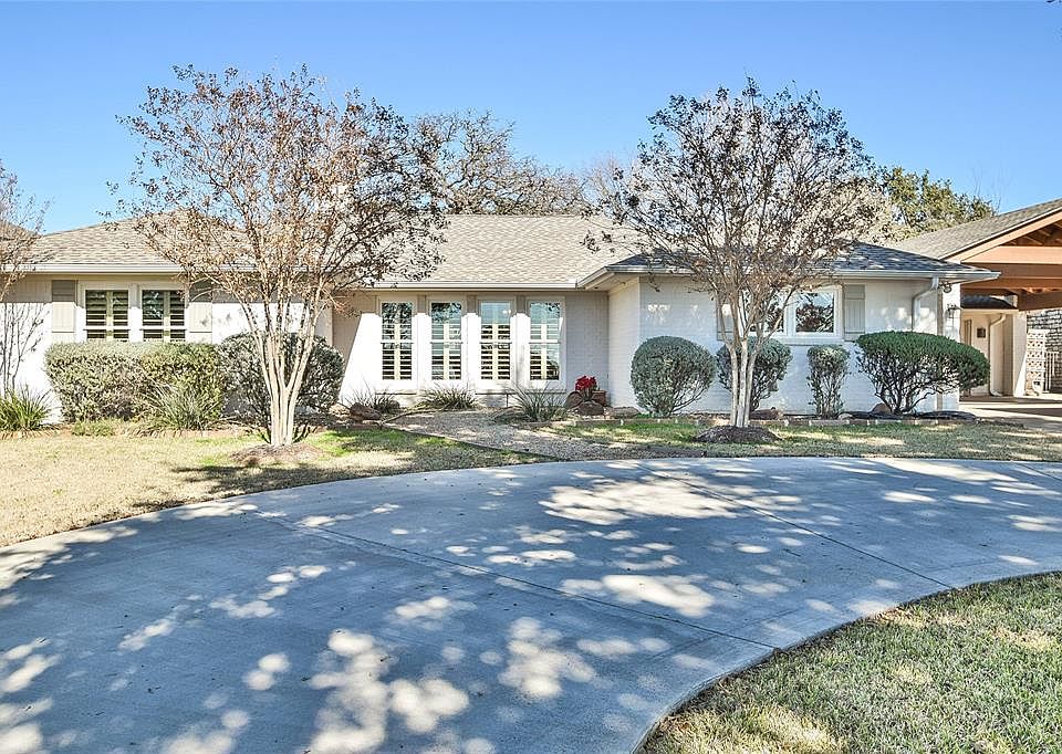 1st image of 4116 Crescent Dr