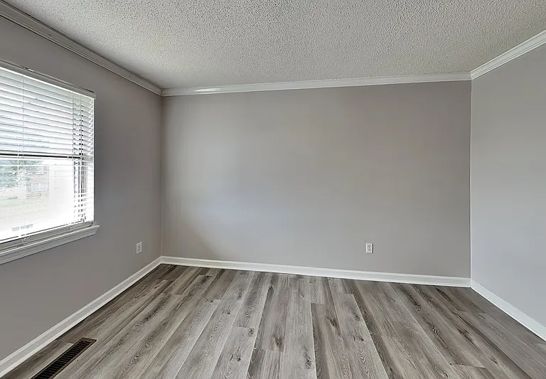 2468 Hampstead Dr — Photo 11
