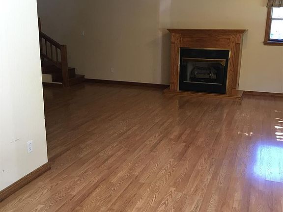 5th image of 54 Beechwood Ave