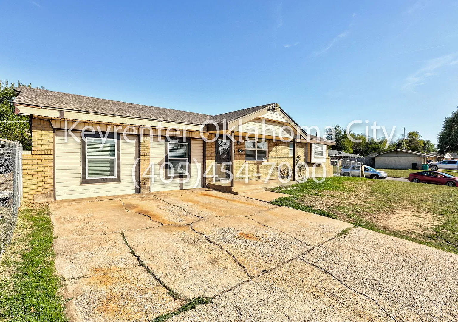 Cozy 4-Bedroom Home Near Oklahoma City Community College — Photo 2