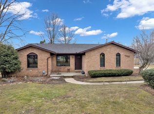 38855 Union Lake Rd, Clinton Township, MI 48036