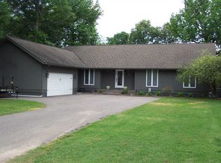 3975 Halehaven Dr, Paducah, KY 42001