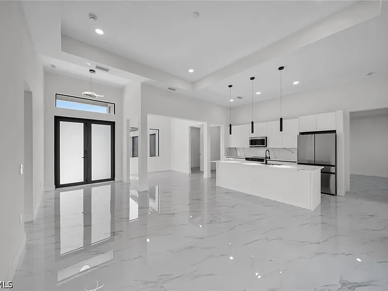 1426 NE 6th Ave — Photo 7