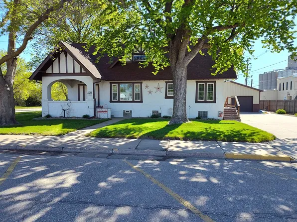 911 Main St, Wood River, NE 68883
