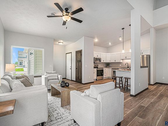 3rd image of 2306 E Cama Pl