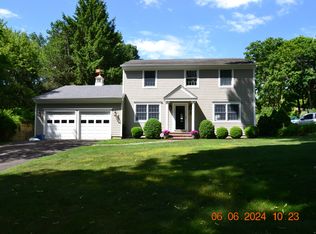 400 Valley Rd, Fairfield, CT 06825