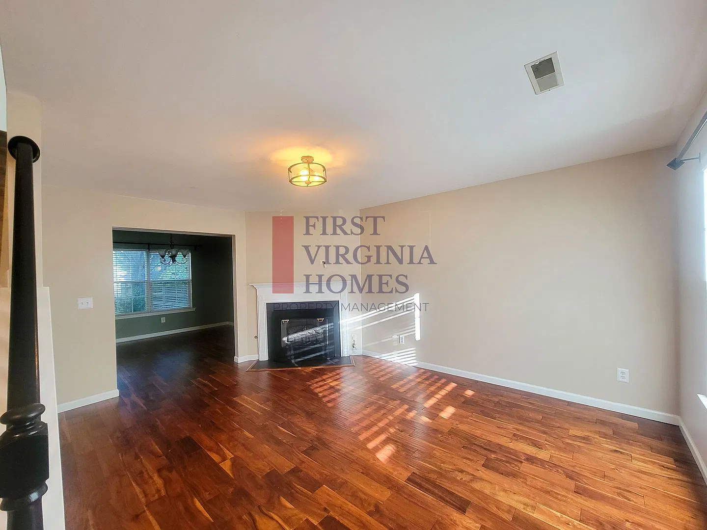 Charming Move-In Ready Home in Lake Reynovia — Photo 4