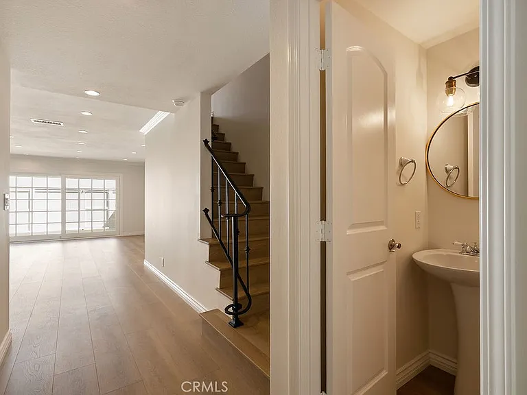 1088 Buckingham Ln — Photo 4