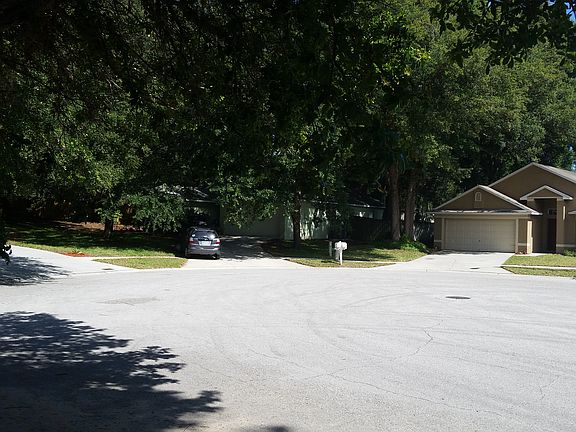 5th image of 404 Valencia Park Dr
