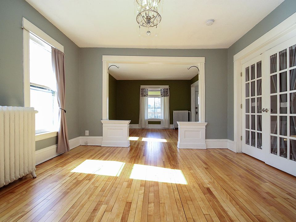 1st image of 2537 Grand Ave S #2