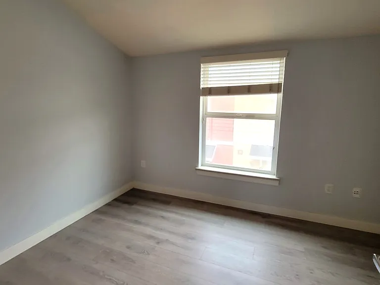 288 Kentdale Pl — Photo 20