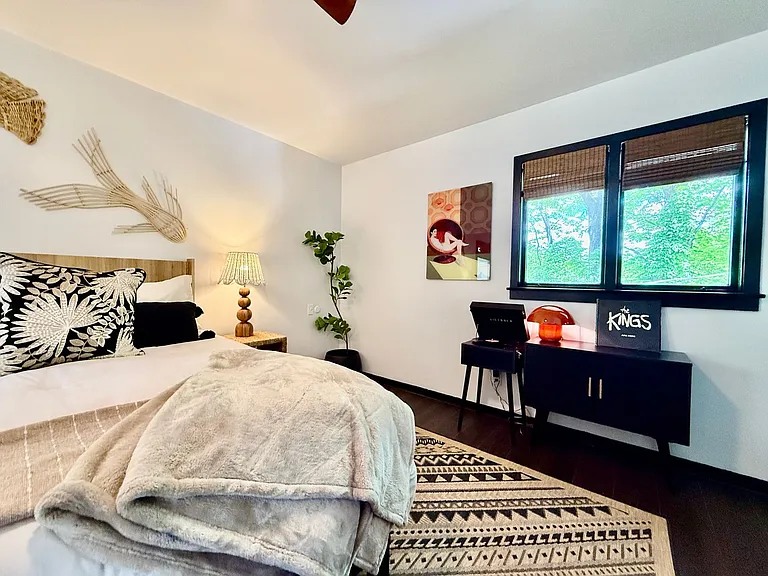 527 Valewood Ln — Photo 44