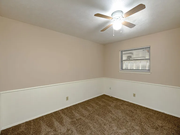 1605 Arrowhead Dr — Photo 14