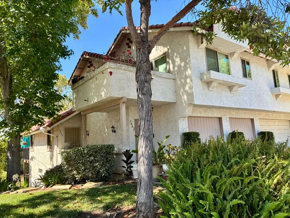 3060 Avenida Christina