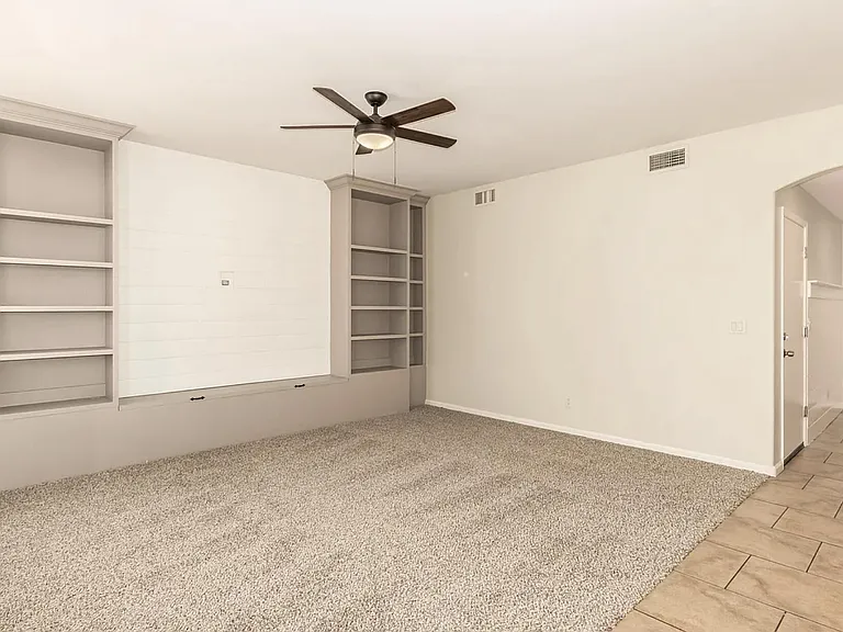 711 S Paustian Cir — Photo 3