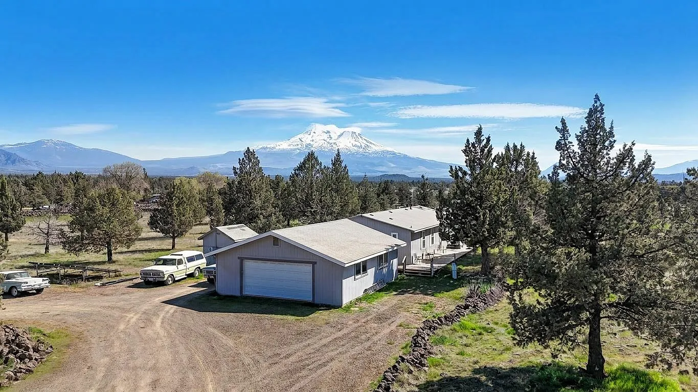 10730 Quartz Ave photo 1