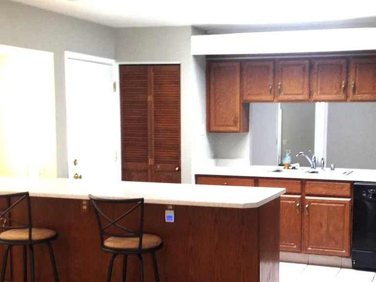 2231 Riviera St — Photo 13
