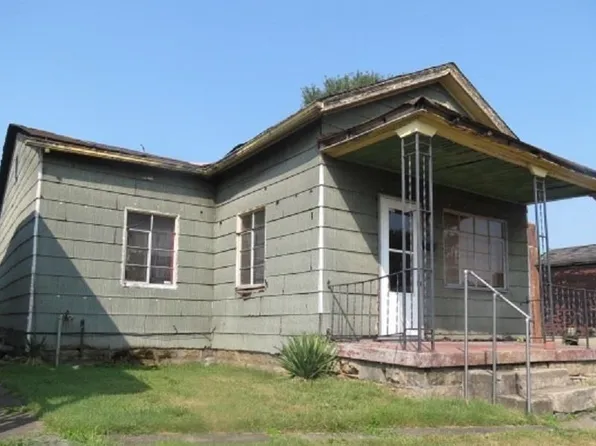 808 S 8th St, Ironton, OH 45638