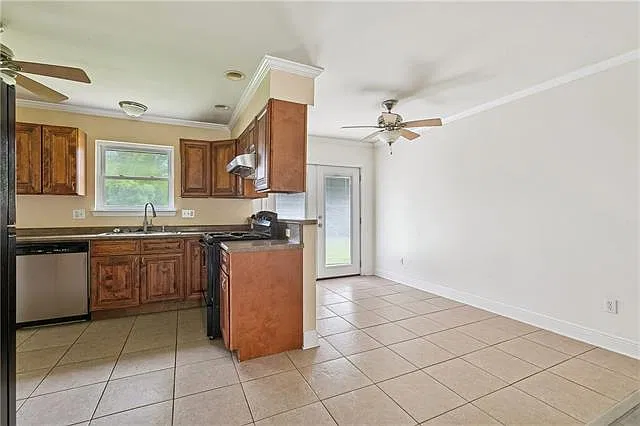4 bed, 2.0 bath, 1475 sqft, $2,000 — Photo 4
