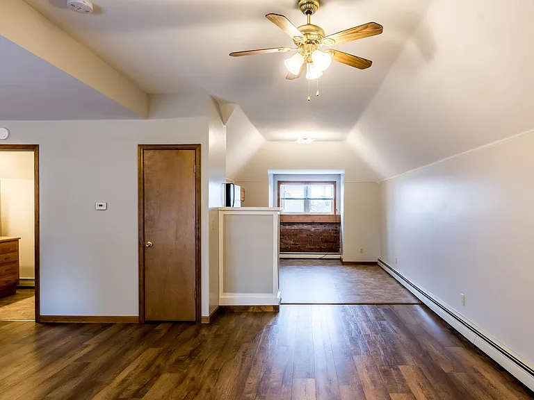 535 W Berry St #5 — Photo 7