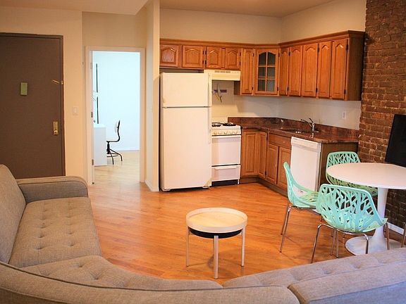 3rd image of 302 Pleasant Ave #8D