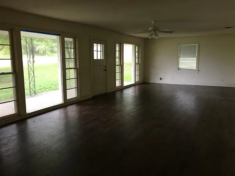 S Magnolia Dr — Photo 2