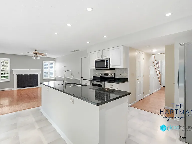 990 Mistic Ln — Photo 13