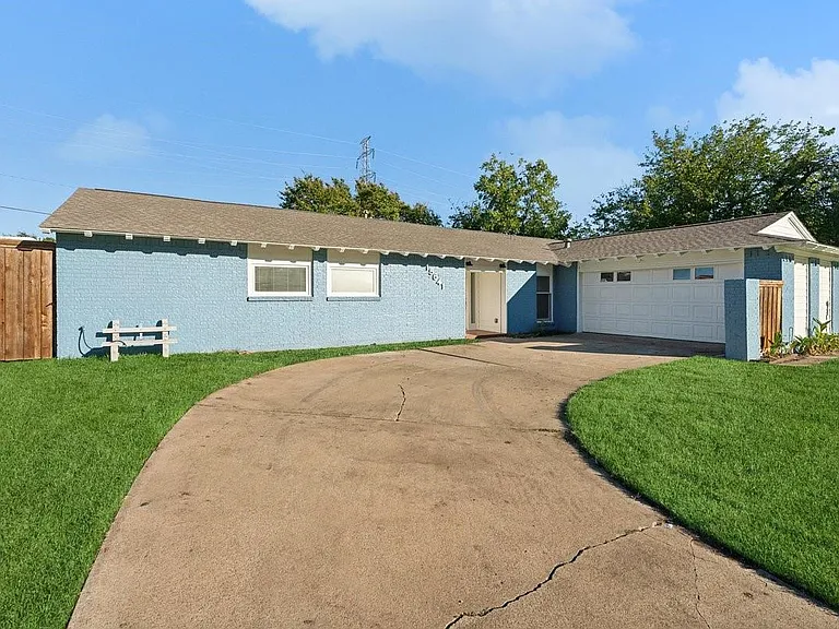 15641 Terrace Lawn Cir — Photo 2