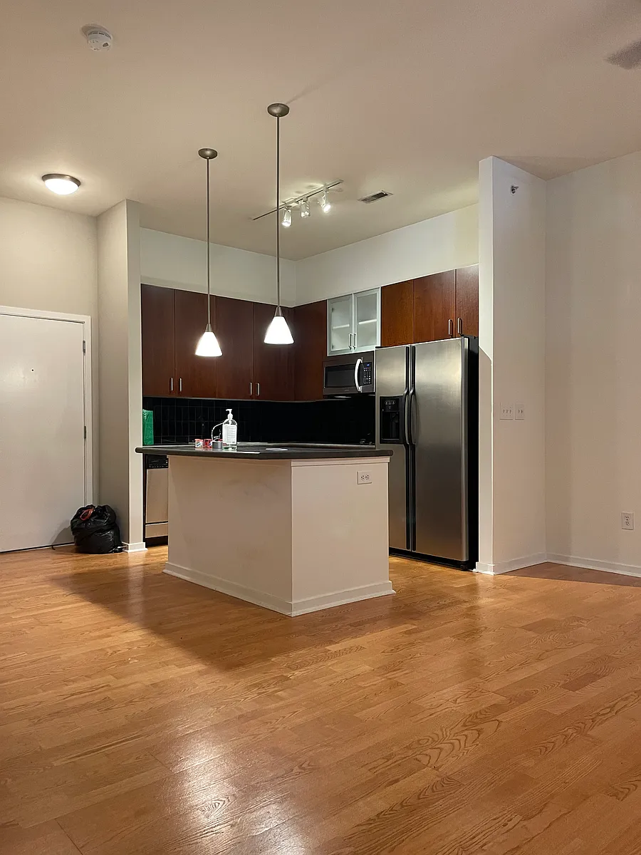 Building Photo - 2125 Southend Dr #121