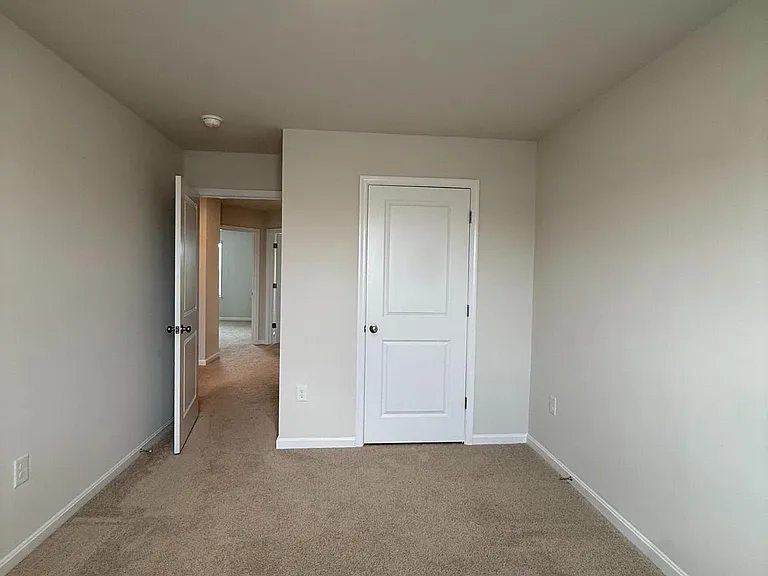 223 Orpington Dr — Photo 14