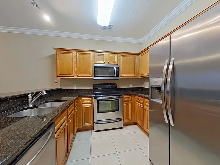 2240 Hadleigh Hills Ct — Photo 10