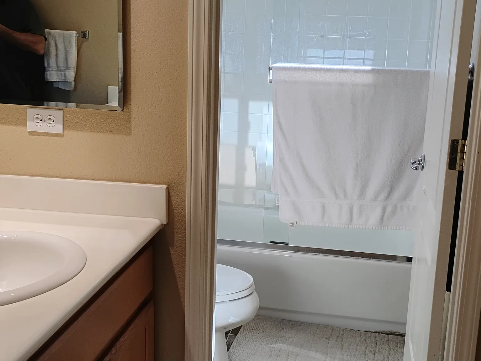 5 bed, 3093 sqft, $1,100 — Photo 4