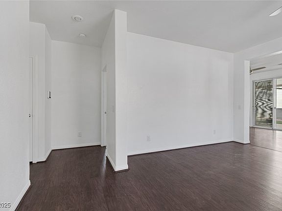 3rd image of 2639 Spruce Creek Dr