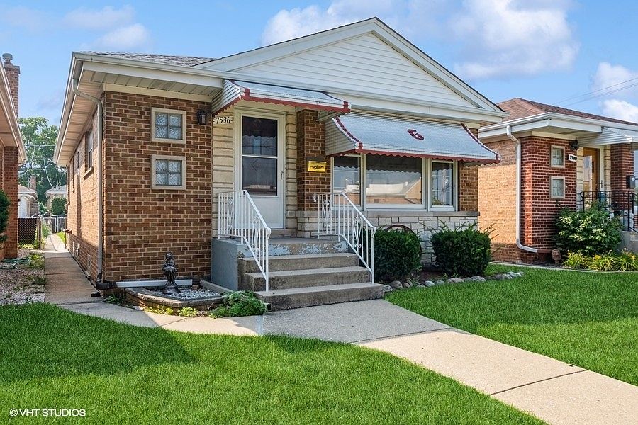 1st image of 7536 N Oconto Ave