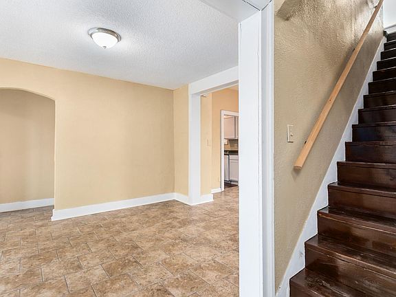 3rd image of 901 Pacific Ave