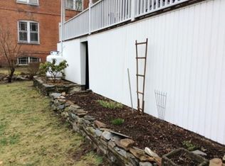 6 Prospect St, Ware, MA 01082