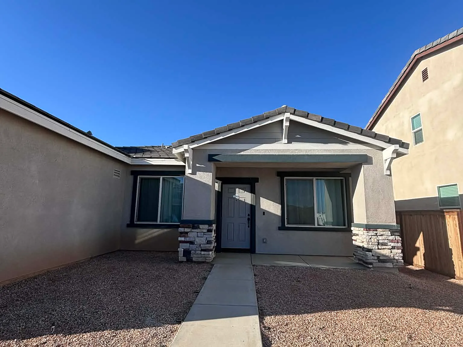 4 bed, 1850 sqft, $3,500 — Photo 2