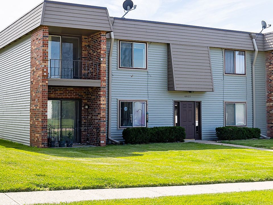 1st image of 4857 Woodland Ave Unit 8