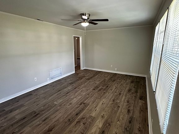 3rd image of 1610 Garland Pl