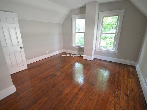 5th image of 713 McLaren Ave